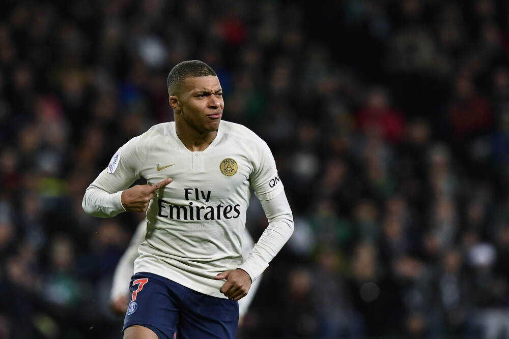 罗马20岁中卫：此前被早早换下后我继续努力训练，很高兴帮助球队